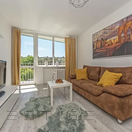 Reagan Park Apartment *