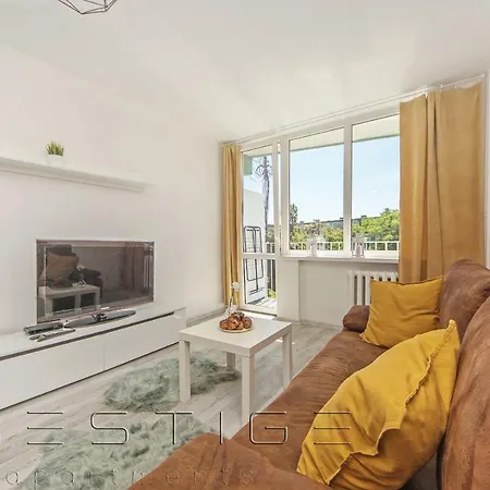 Reagan Park Apartment *